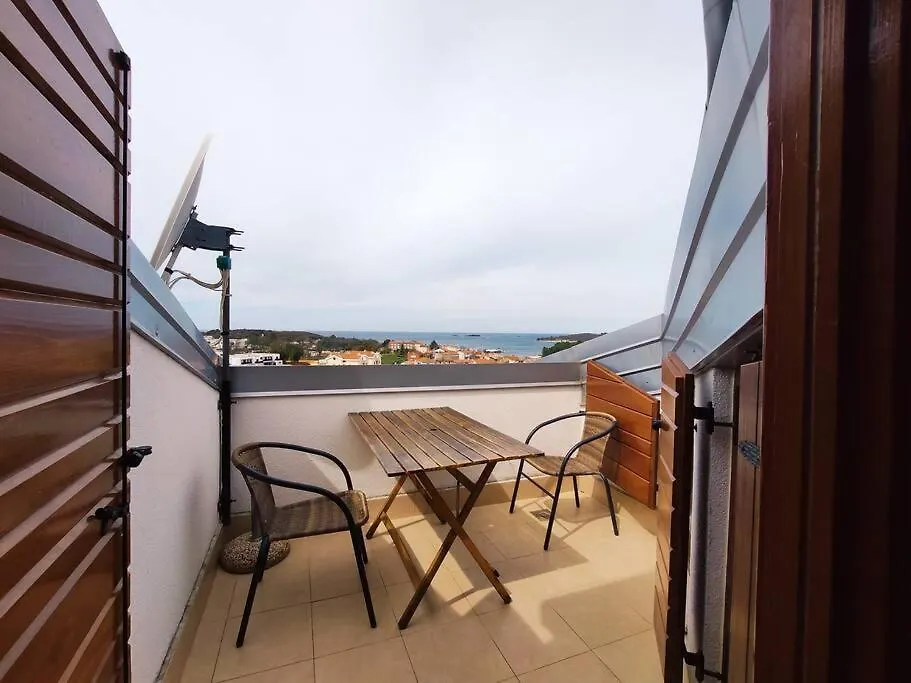Old Town Rooftop Studio With Ocean View Funtana