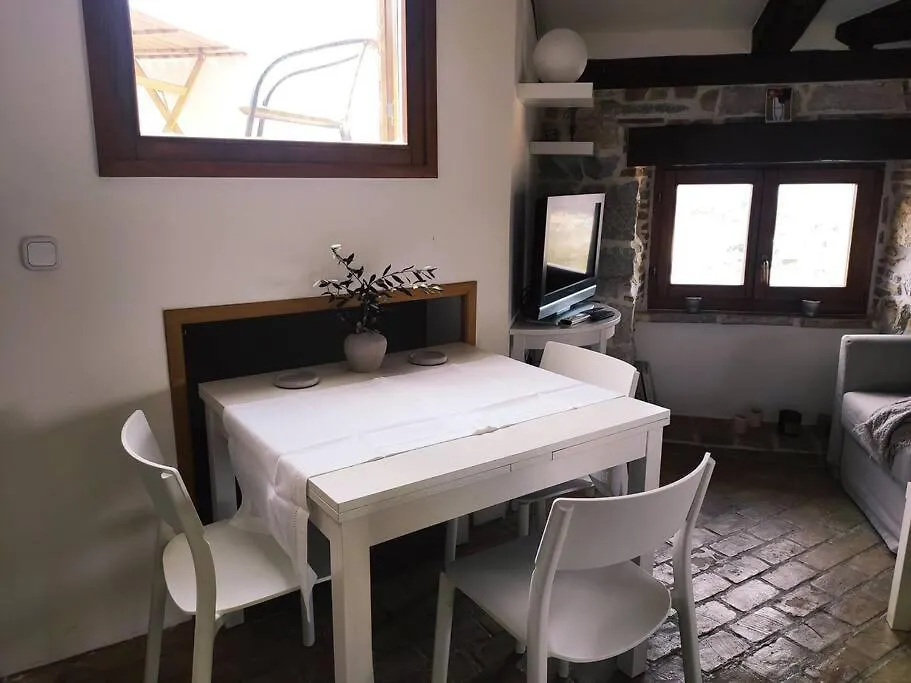 Apartment Old Town Rooftop Studio With Ocean View Funtana