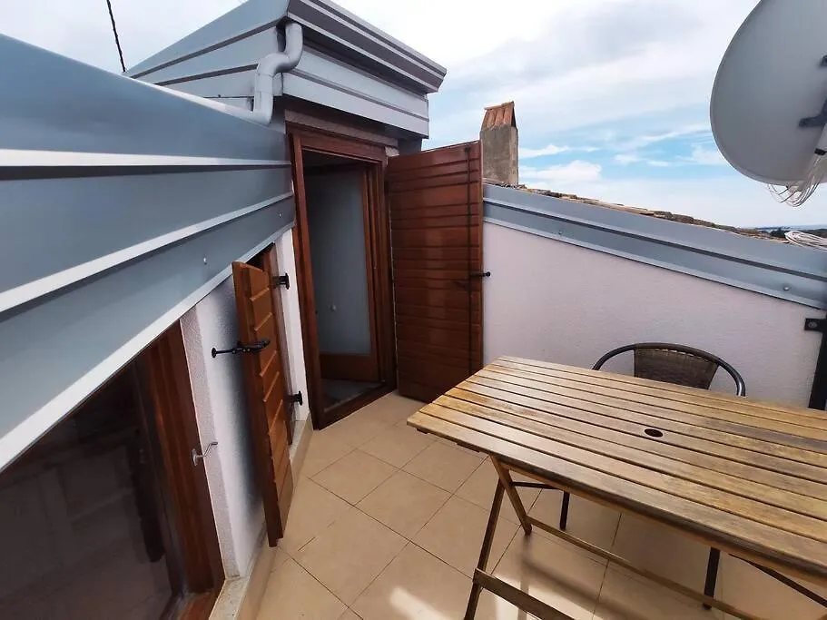Old Town Rooftop Studio With Ocean View Funtana Apartment